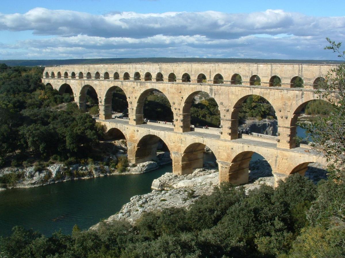 Le Cherche Midi, Entre Nimes, Le Pont Du Gard, Uzes, Arles Marguerittes Kültér fotó